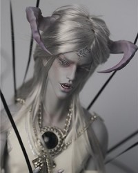 65cm Lestat Adult Head 65cm Lestat Adult Head