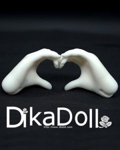 DK 1/4 Female Heart-shaped Hands