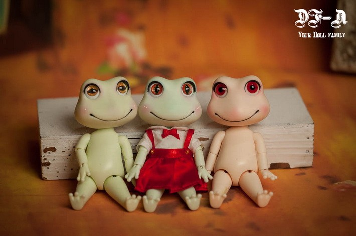doll and frog