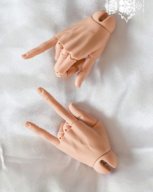 DF-A 65cm/68cm Male Jointed Hands - Click Image to Close